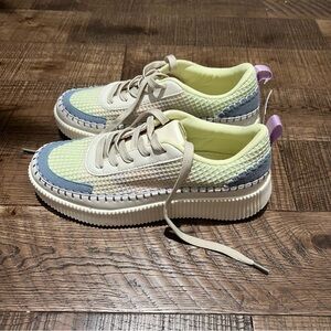 Stylish Sneakers in Cream and Blue